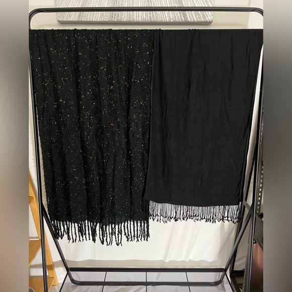 Lot of 7 Gorgeous Scarves - Picture 3 of 7